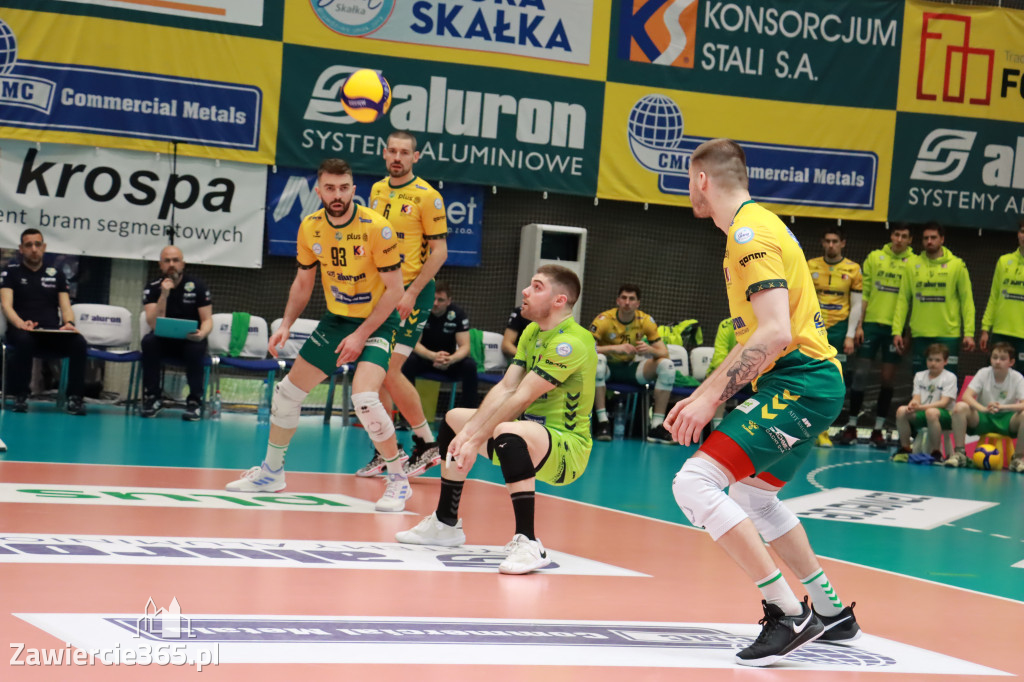 Jurajscy Rycerze stojąc po ścianą, wrócili do meczu ze stanu 0:2 i pokonali Asseco Resovię po tie-breaku.
