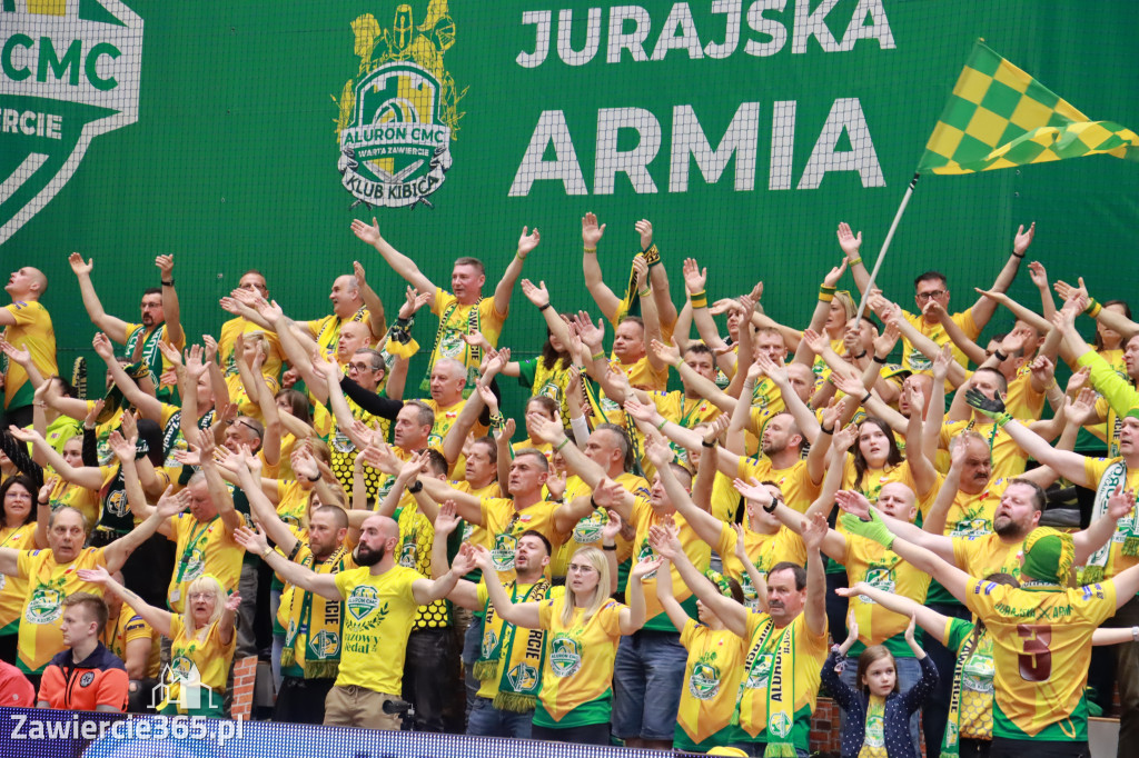 Jurajscy Rycerze stojąc po ścianą, wrócili do meczu ze stanu 0:2 i pokonali Asseco Resovię po tie-breaku.