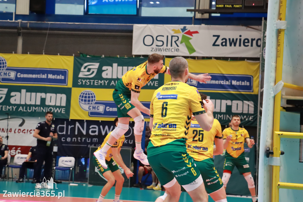 Jurajscy Rycerze stojąc po ścianą, wrócili do meczu ze stanu 0:2 i pokonali Asseco Resovię po tie-breaku.
