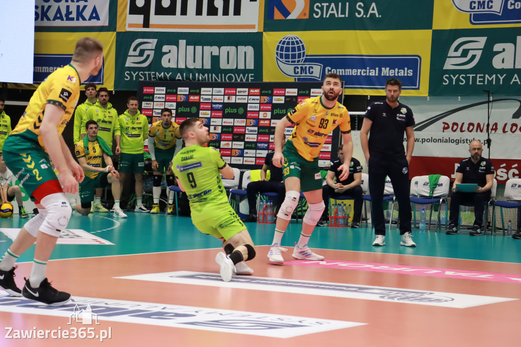Jurajscy Rycerze stojąc po ścianą, wrócili do meczu ze stanu 0:2 i pokonali Asseco Resovię po tie-breaku.