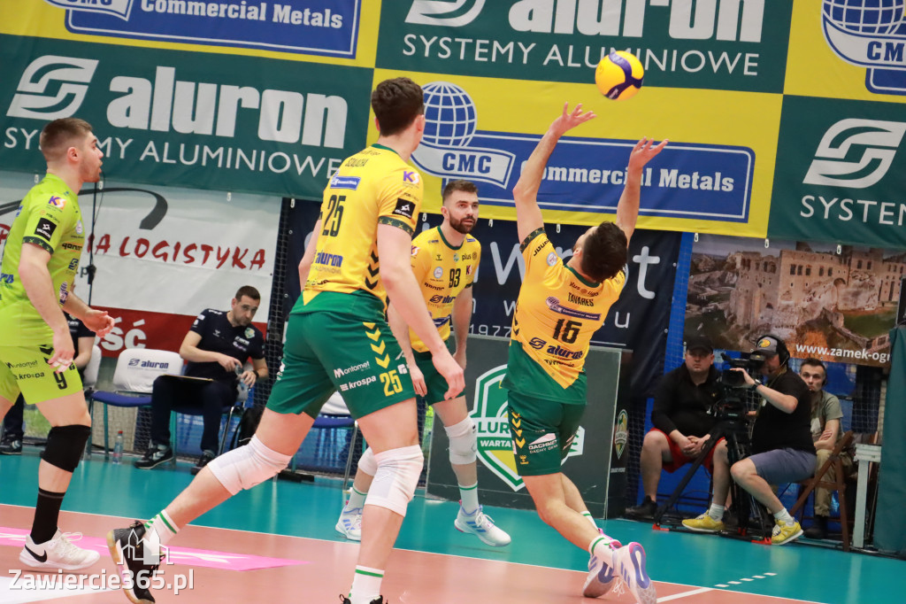 Jurajscy Rycerze stojąc po ścianą, wrócili do meczu ze stanu 0:2 i pokonali Asseco Resovię po tie-breaku.