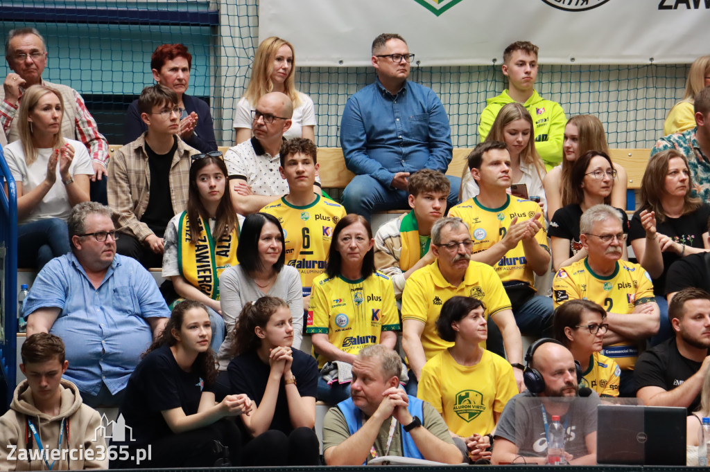 Jurajscy Rycerze stojąc po ścianą, wrócili do meczu ze stanu 0:2 i pokonali Asseco Resovię po tie-breaku.