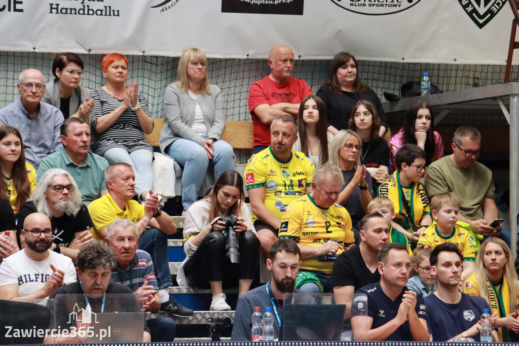 Jurajscy Rycerze stojąc po ścianą, wrócili do meczu ze stanu 0:2 i pokonali Asseco Resovię po tie-breaku.