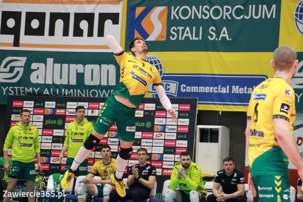 Jurajscy Rycerze stojąc po ścianą, wrócili do meczu ze stanu 0:2 i pokonali Asseco Resovię po tie-breaku.