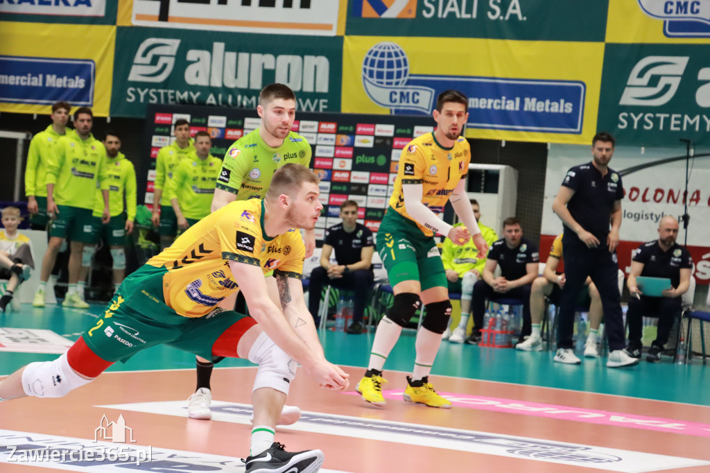 Jurajscy Rycerze stojąc po ścianą, wrócili do meczu ze stanu 0:2 i pokonali Asseco Resovię po tie-breaku.