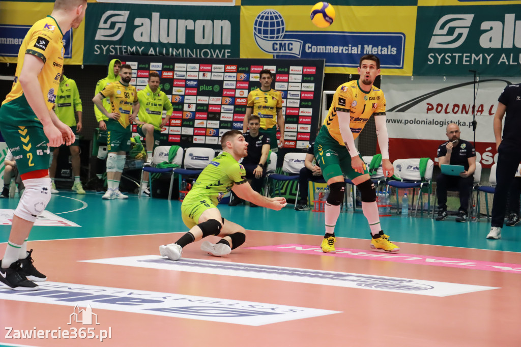Jurajscy Rycerze stojąc po ścianą, wrócili do meczu ze stanu 0:2 i pokonali Asseco Resovię po tie-breaku.