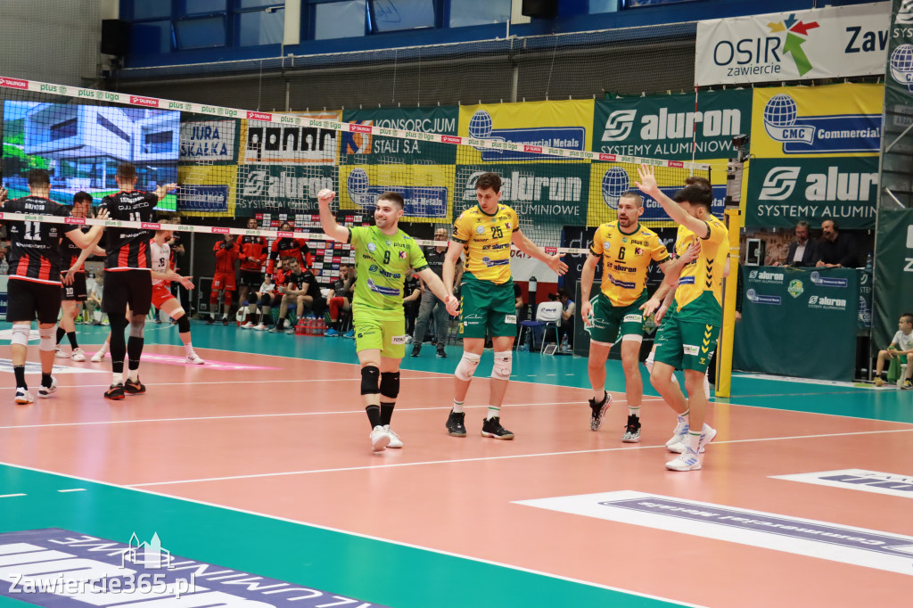 Jurajscy Rycerze stojąc po ścianą, wrócili do meczu ze stanu 0:2 i pokonali Asseco Resovię po tie-breaku.