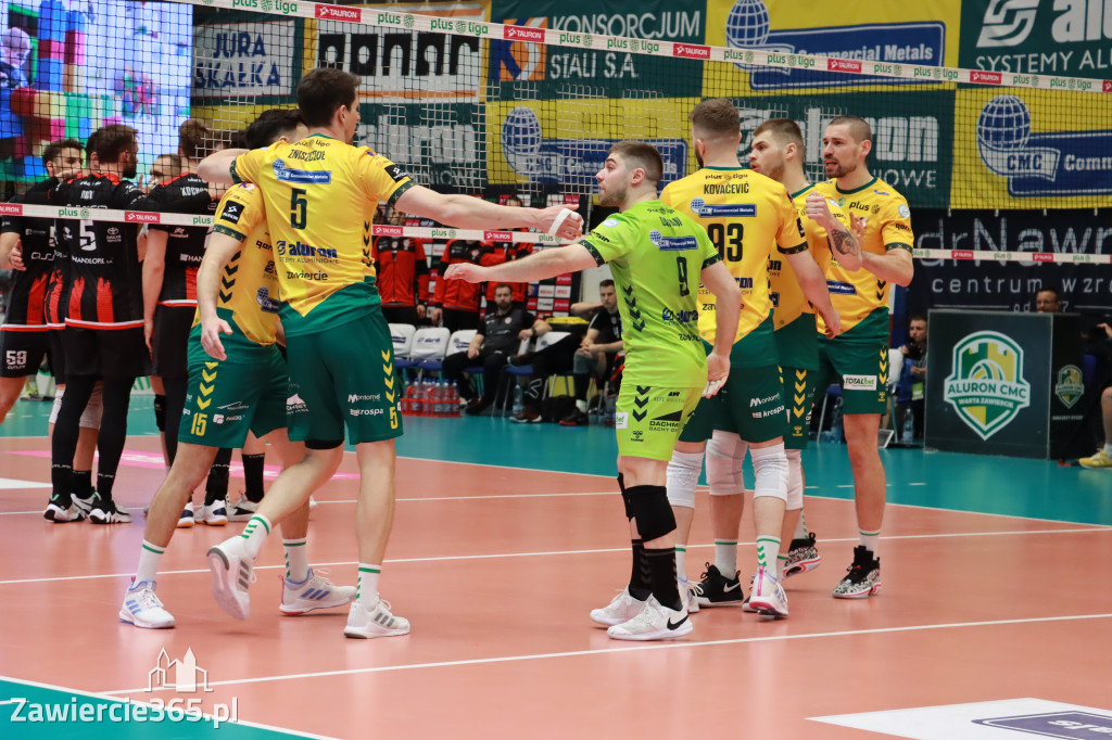 Jurajscy Rycerze stojąc po ścianą, wrócili do meczu ze stanu 0:2 i pokonali Asseco Resovię po tie-breaku.