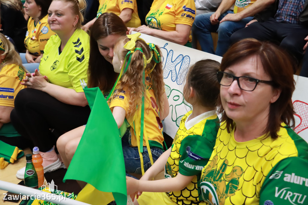 Jurajscy Rycerze stojąc po ścianą, wrócili do meczu ze stanu 0:2 i pokonali Asseco Resovię po tie-breaku.