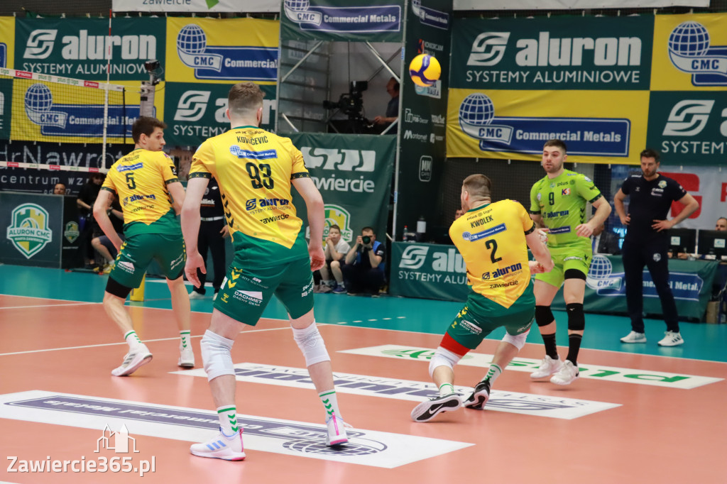 Jurajscy Rycerze stojąc po ścianą, wrócili do meczu ze stanu 0:2 i pokonali Asseco Resovię po tie-breaku.