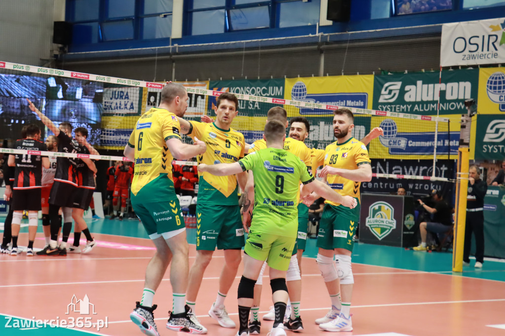 Jurajscy Rycerze stojąc po ścianą, wrócili do meczu ze stanu 0:2 i pokonali Asseco Resovię po tie-breaku.