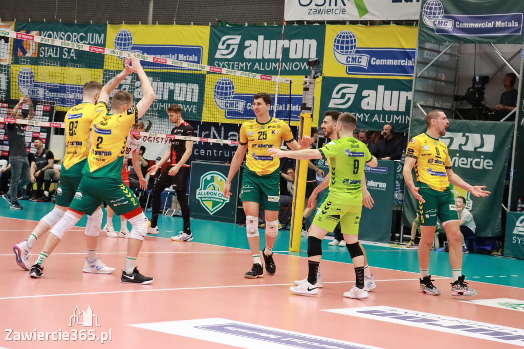Jurajscy Rycerze stojąc po ścianą, wrócili do meczu ze stanu 0:2 i pokonali Asseco Resovię po tie-breaku.