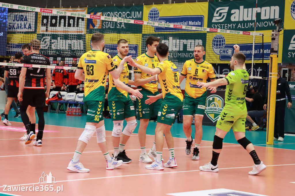 Jurajscy Rycerze stojąc po ścianą, wrócili do meczu ze stanu 0:2 i pokonali Asseco Resovię po tie-breaku.