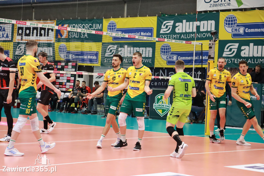 Jurajscy Rycerze stojąc po ścianą, wrócili do meczu ze stanu 0:2 i pokonali Asseco Resovię po tie-breaku.