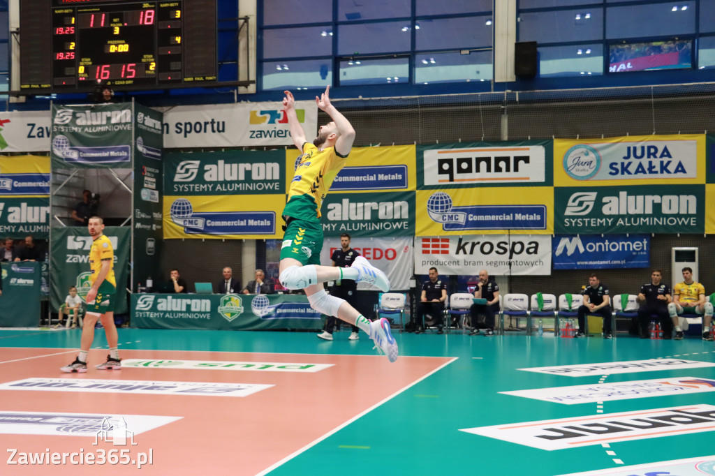 Jurajscy Rycerze stojąc po ścianą, wrócili do meczu ze stanu 0:2 i pokonali Asseco Resovię po tie-breaku.