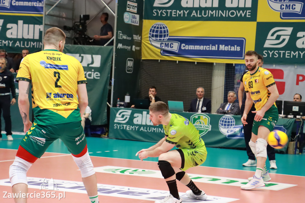 Jurajscy Rycerze stojąc po ścianą, wrócili do meczu ze stanu 0:2 i pokonali Asseco Resovię po tie-breaku.