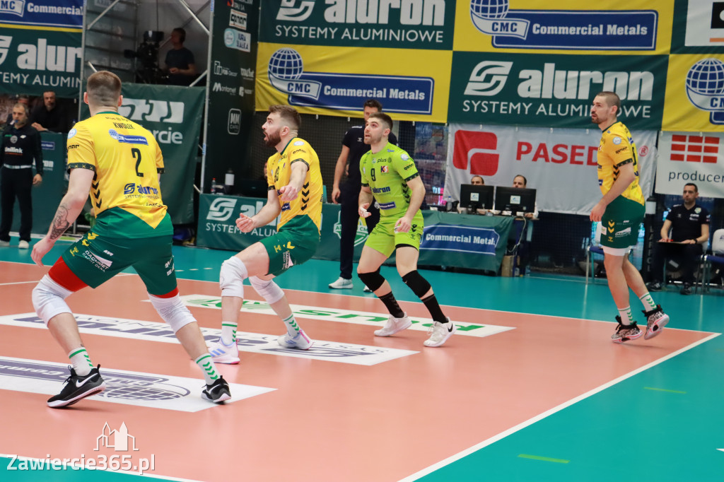 Jurajscy Rycerze stojąc po ścianą, wrócili do meczu ze stanu 0:2 i pokonali Asseco Resovię po tie-breaku.