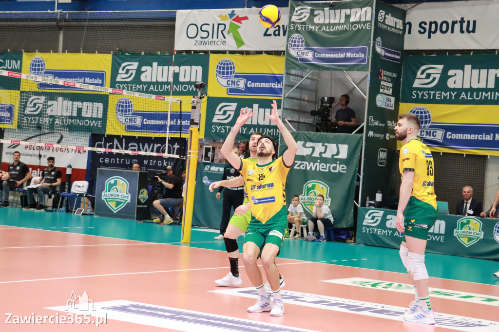 Jurajscy Rycerze stojąc po ścianą, wrócili do meczu ze stanu 0:2 i pokonali Asseco Resovię po tie-breaku.
