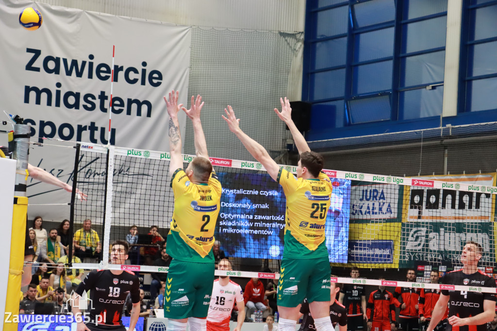 Jurajscy Rycerze stojąc po ścianą, wrócili do meczu ze stanu 0:2 i pokonali Asseco Resovię po tie-breaku.