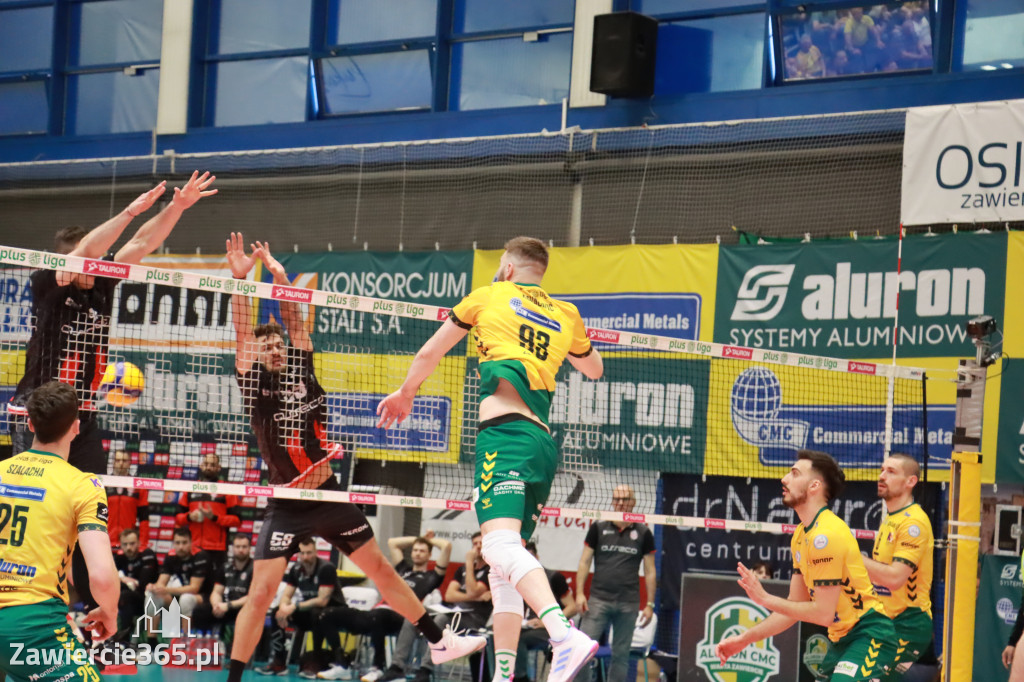 Jurajscy Rycerze stojąc po ścianą, wrócili do meczu ze stanu 0:2 i pokonali Asseco Resovię po tie-breaku.