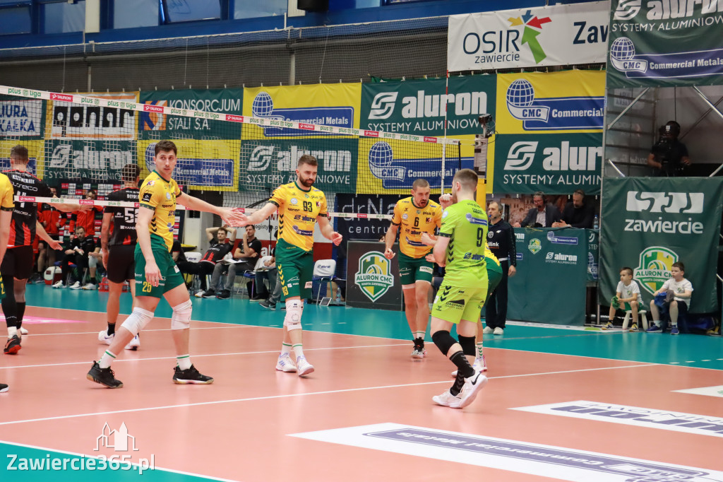 Jurajscy Rycerze stojąc po ścianą, wrócili do meczu ze stanu 0:2 i pokonali Asseco Resovię po tie-breaku.