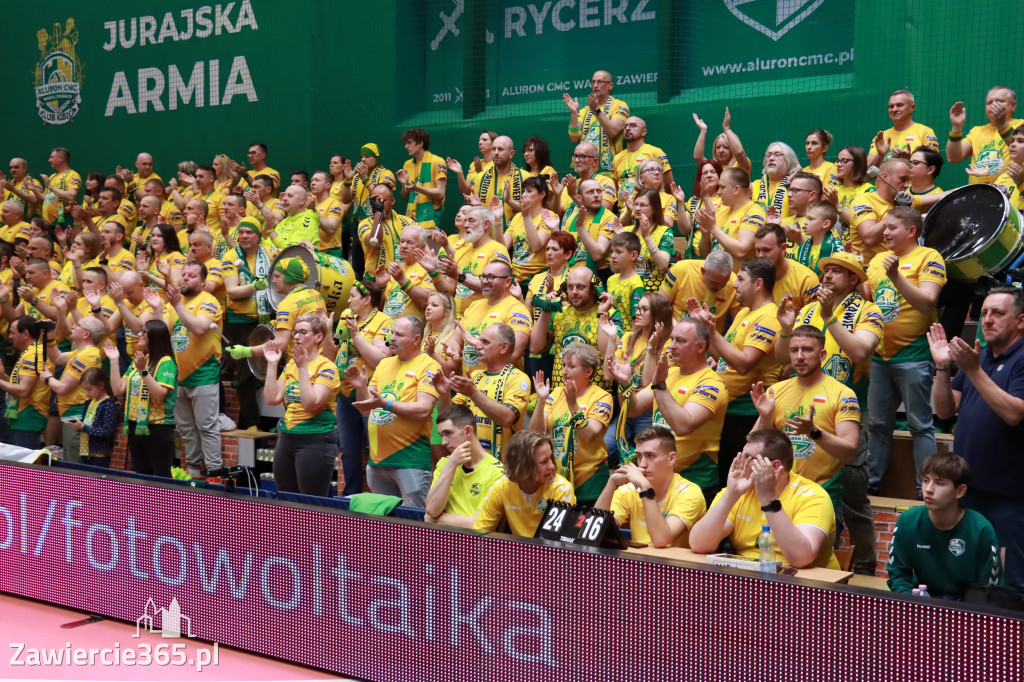 Jurajscy Rycerze stojąc po ścianą, wrócili do meczu ze stanu 0:2 i pokonali Asseco Resovię po tie-breaku.