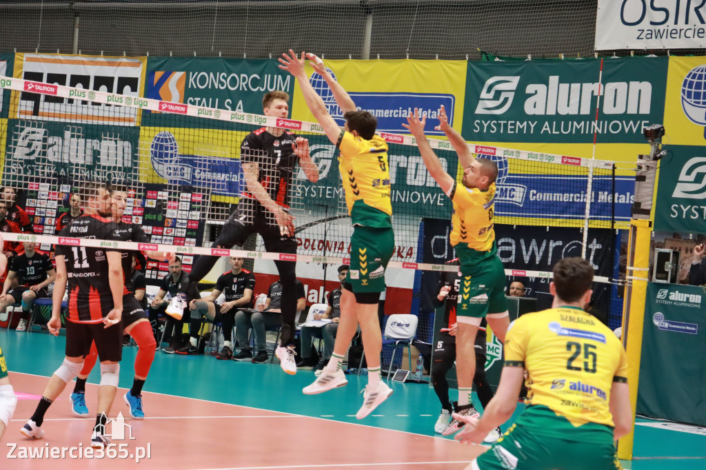 Jurajscy Rycerze stojąc po ścianą, wrócili do meczu ze stanu 0:2 i pokonali Asseco Resovię po tie-breaku.