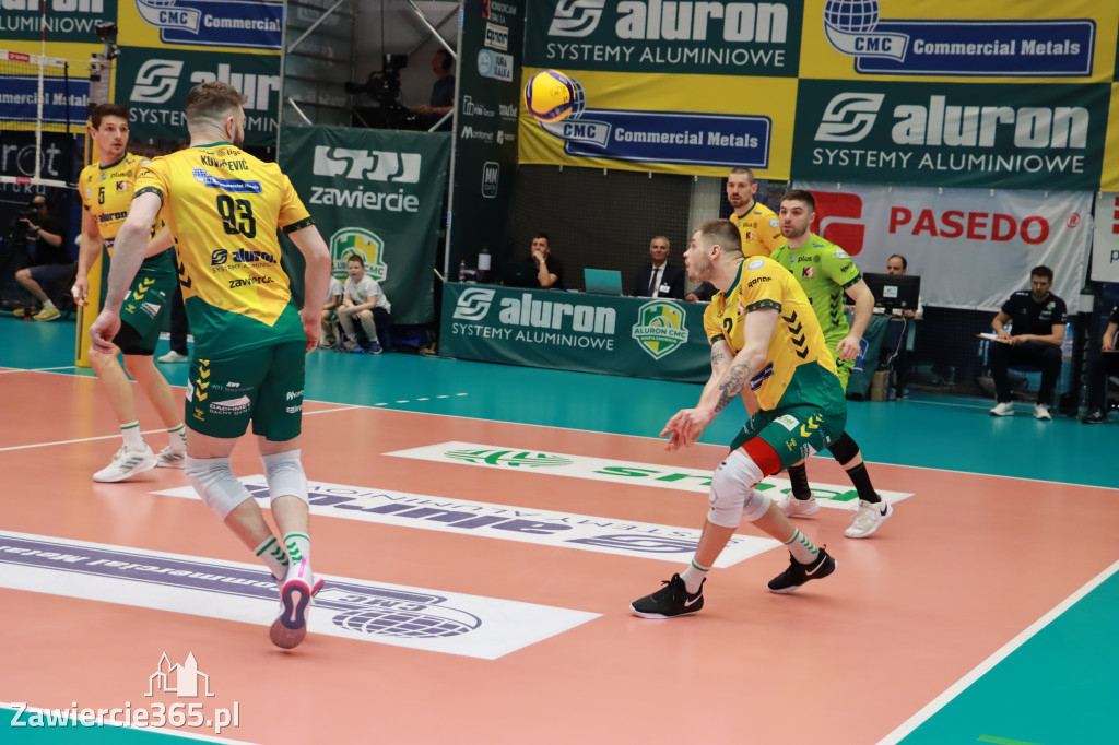 Jurajscy Rycerze stojąc po ścianą, wrócili do meczu ze stanu 0:2 i pokonali Asseco Resovię po tie-breaku.