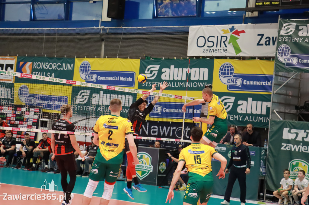 Jurajscy Rycerze stojąc po ścianą, wrócili do meczu ze stanu 0:2 i pokonali Asseco Resovię po tie-breaku.