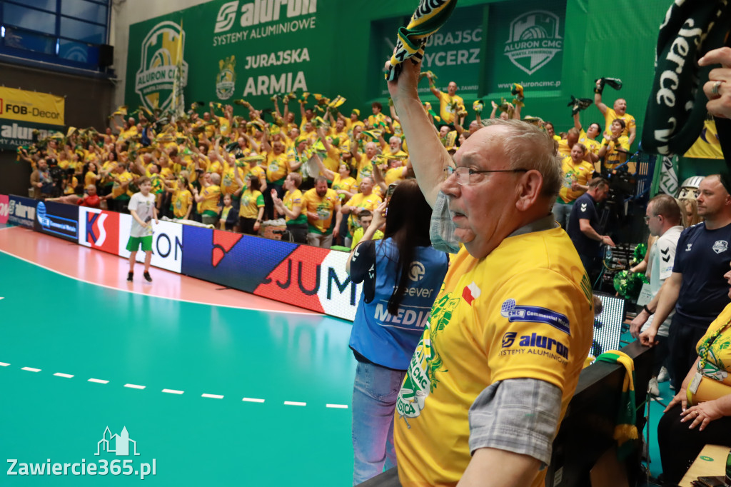 Jurajscy Rycerze stojąc po ścianą, wrócili do meczu ze stanu 0:2 i pokonali Asseco Resovię po tie-breaku.