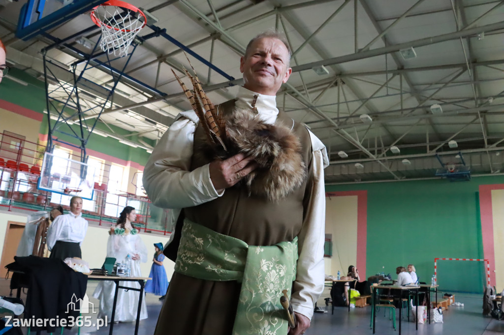 Przygotowania do Pokazu Mody Historycznej - Włodowice