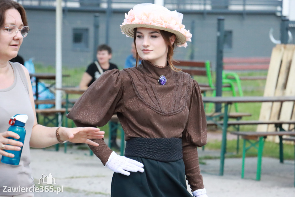 Przygotowania do Pokazu Mody Historycznej - Włodowice