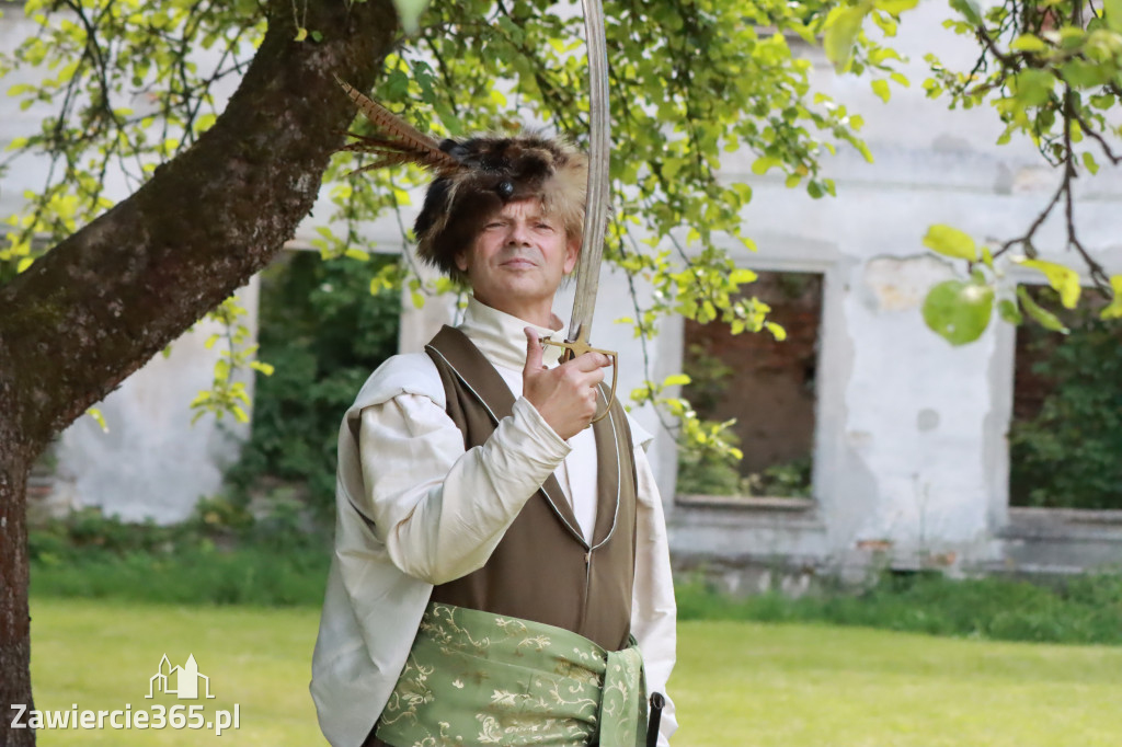Sesja zdjęciowa przed Pokazem Mody Historycznej - Włodowice.