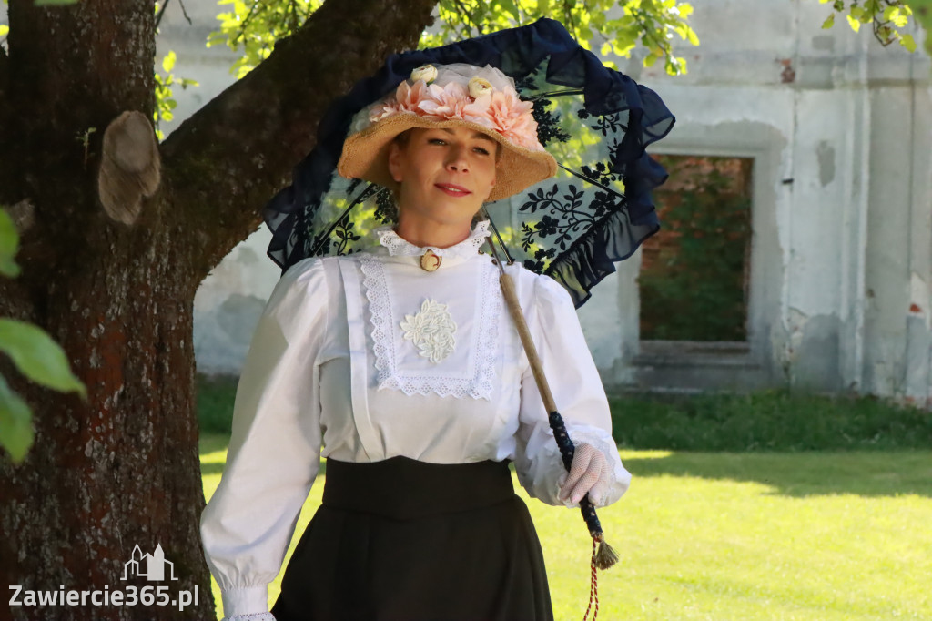 Sesja zdjęciowa przed Pokazem Mody Historycznej - Włodowice.