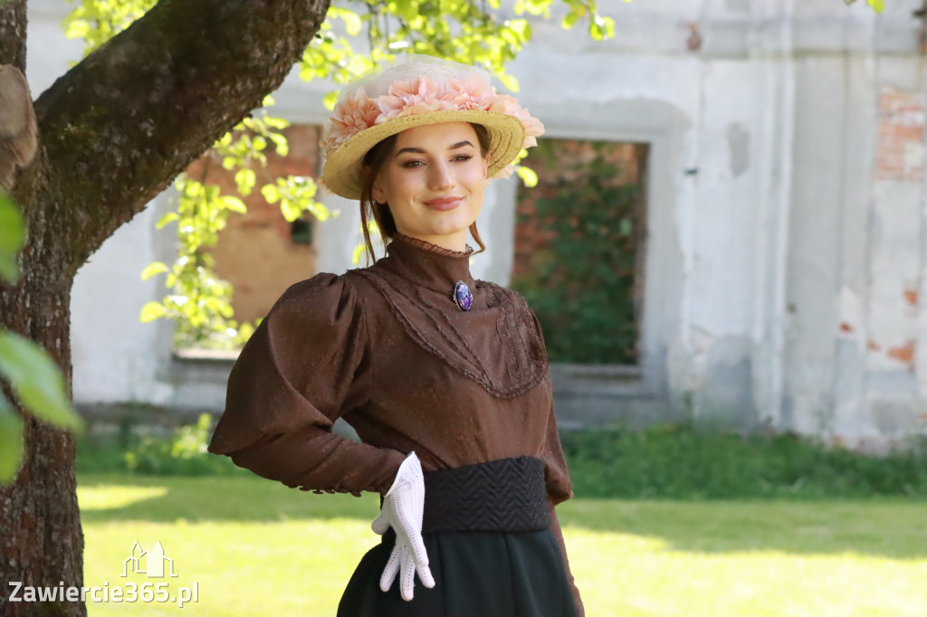 Sesja zdjęciowa przed Pokazem Mody Historycznej - Włodowice.