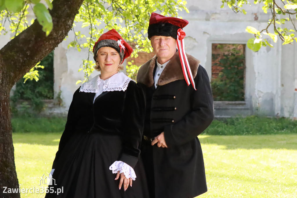 Sesja zdjęciowa przed Pokazem Mody Historycznej - Włodowice.