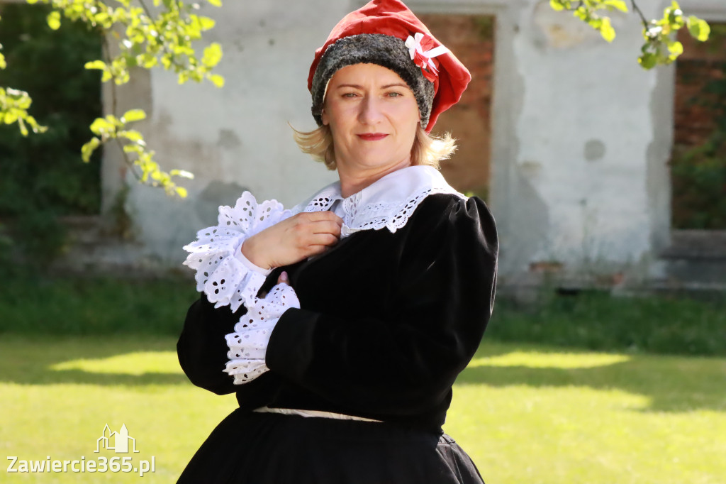 Sesja zdjęciowa przed Pokazem Mody Historycznej - Włodowice.
