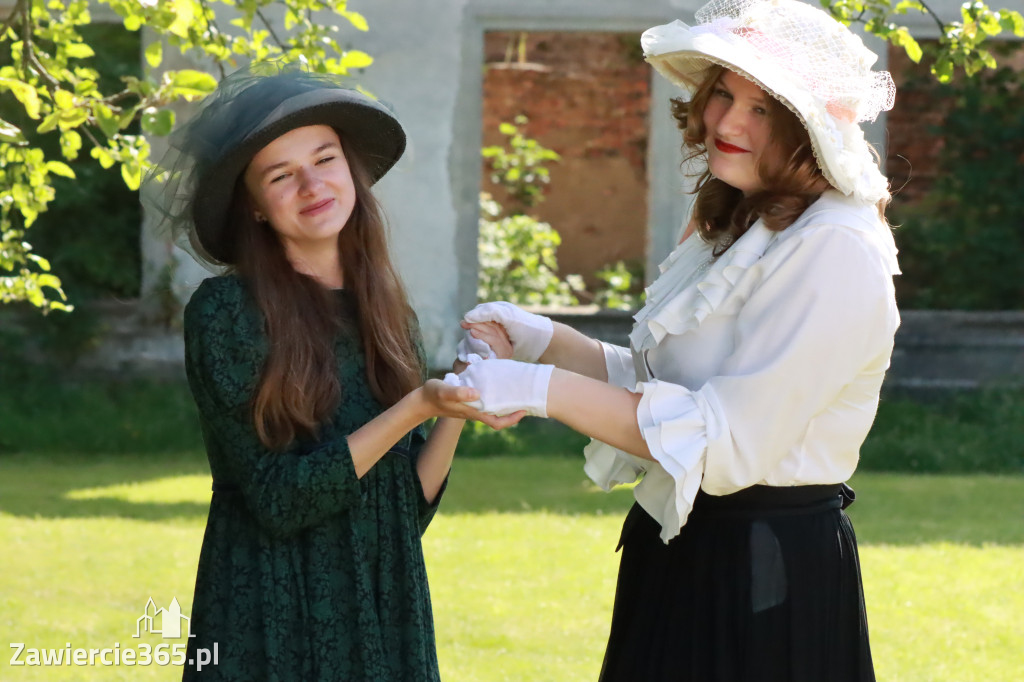 Sesja zdjęciowa przed Pokazem Mody Historycznej - Włodowice.