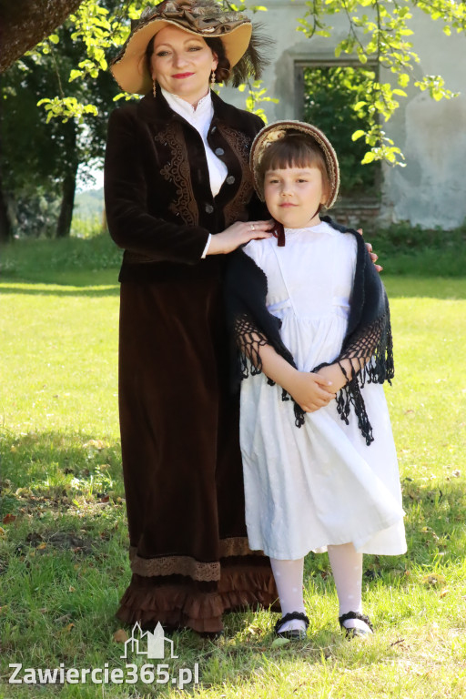 Sesja zdjęciowa przed Pokazem Mody Historycznej - Włodowice.