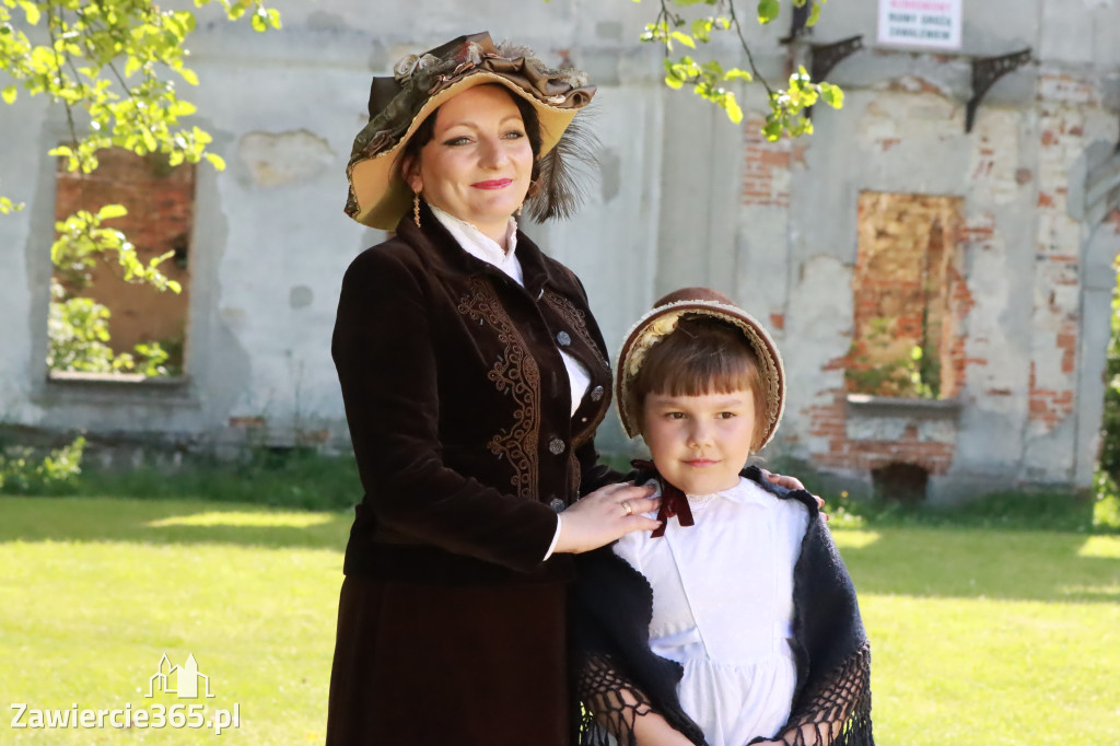 Sesja zdjęciowa przed Pokazem Mody Historycznej - Włodowice.