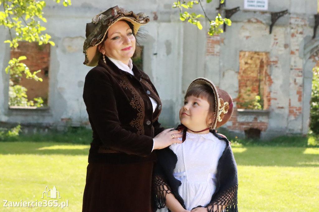 Sesja zdjęciowa przed Pokazem Mody Historycznej - Włodowice.