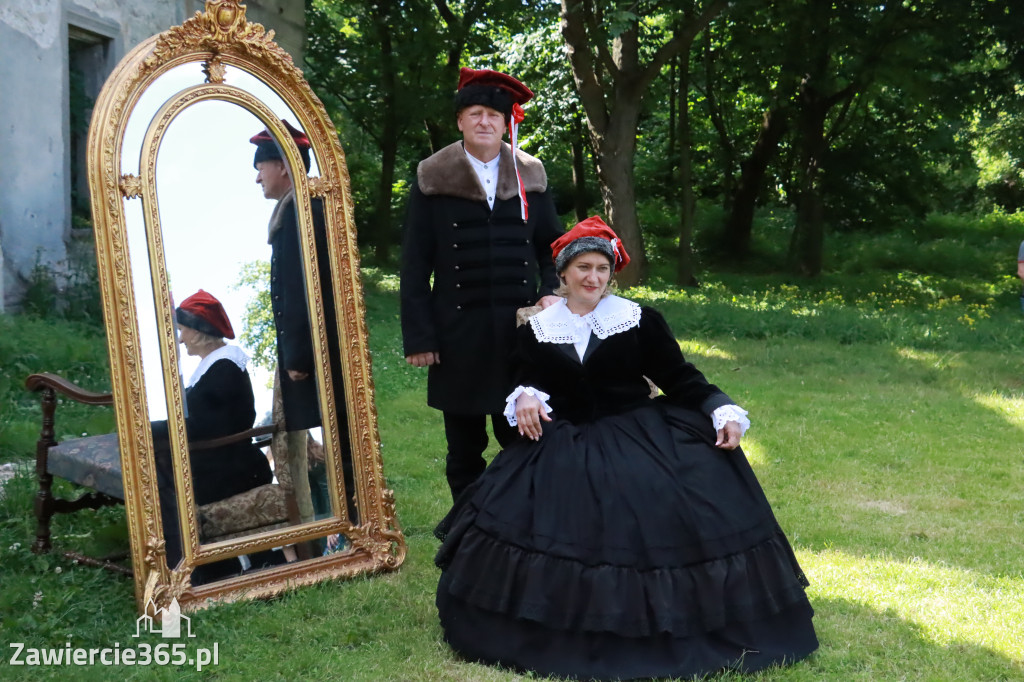 Sesja zdjęciowa przed Pokazem Mody Historycznej - Włodowice.