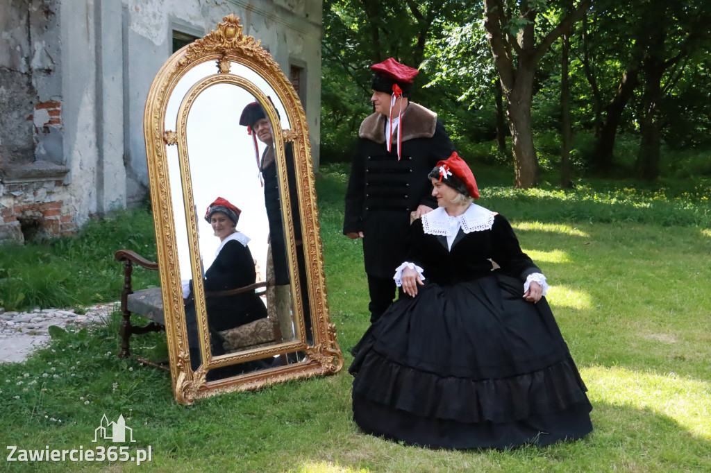 Sesja zdjęciowa przed Pokazem Mody Historycznej - Włodowice.