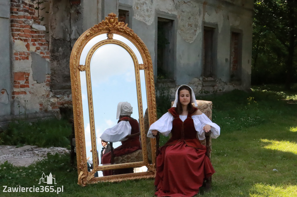 Sesja zdjęciowa przed Pokazem Mody Historycznej - Włodowice.
