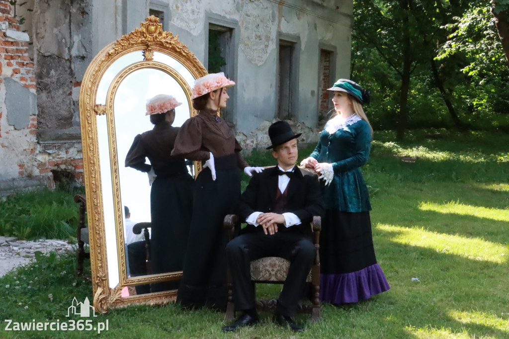 Sesja zdjęciowa przed Pokazem Mody Historycznej - Włodowice.