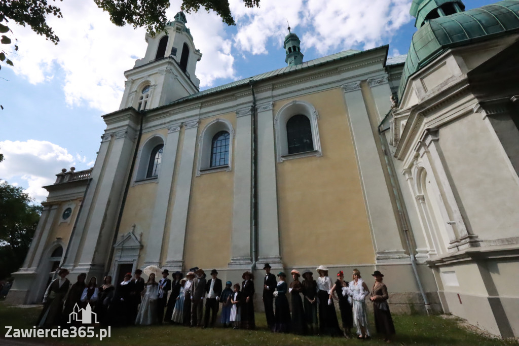 Sesja zdjęciowa przed Pokazem Mody Historycznej - Włodowice.