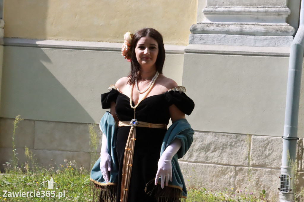 Sesja zdjęciowa przed Pokazem Mody Historycznej - Włodowice.