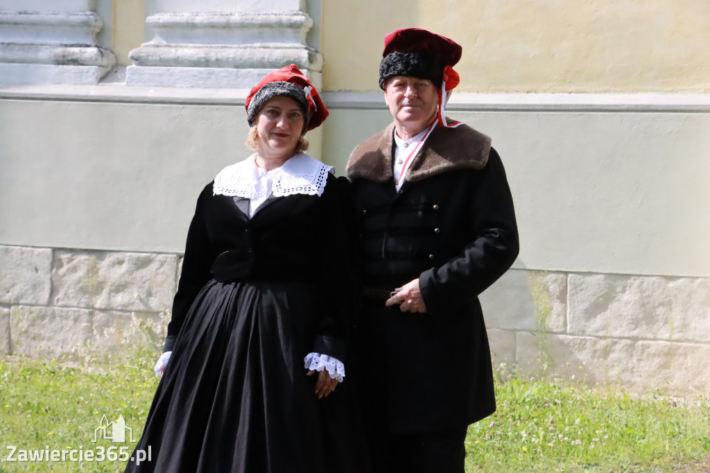 Sesja zdjęciowa przed Pokazem Mody Historycznej - Włodowice.
