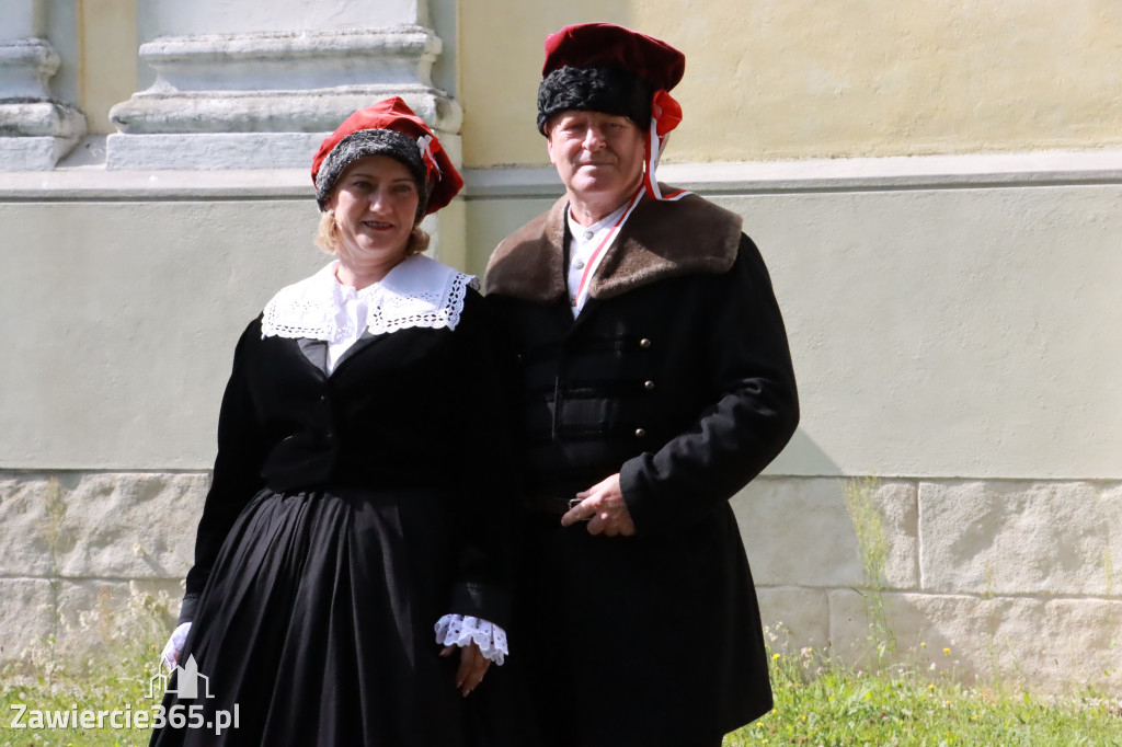 Sesja zdjęciowa przed Pokazem Mody Historycznej - Włodowice.
