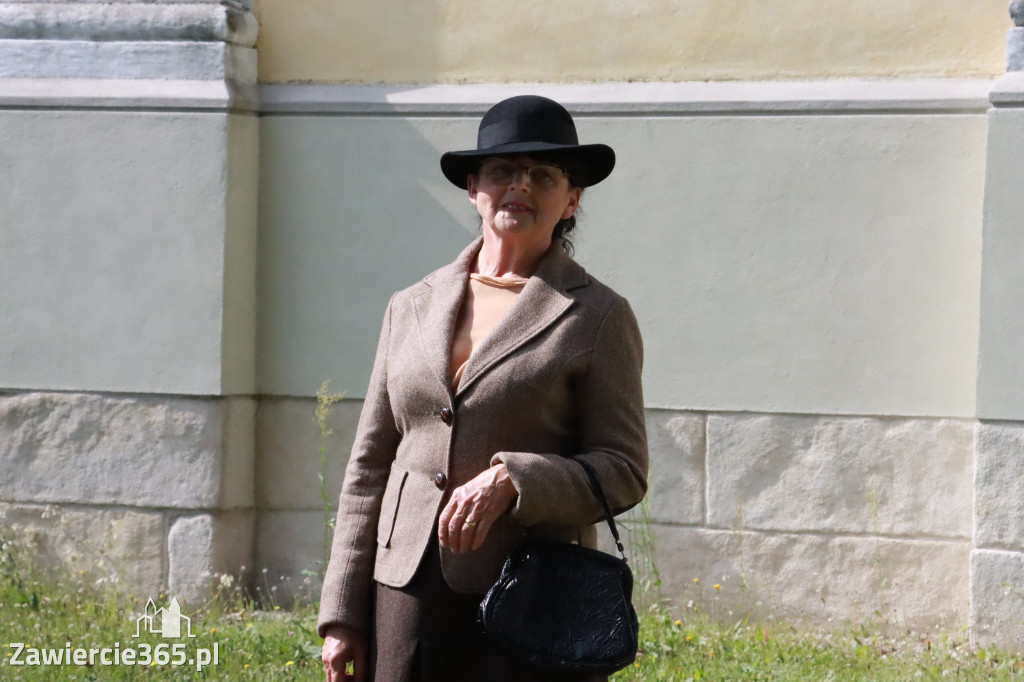 Sesja zdjęciowa przed Pokazem Mody Historycznej - Włodowice.